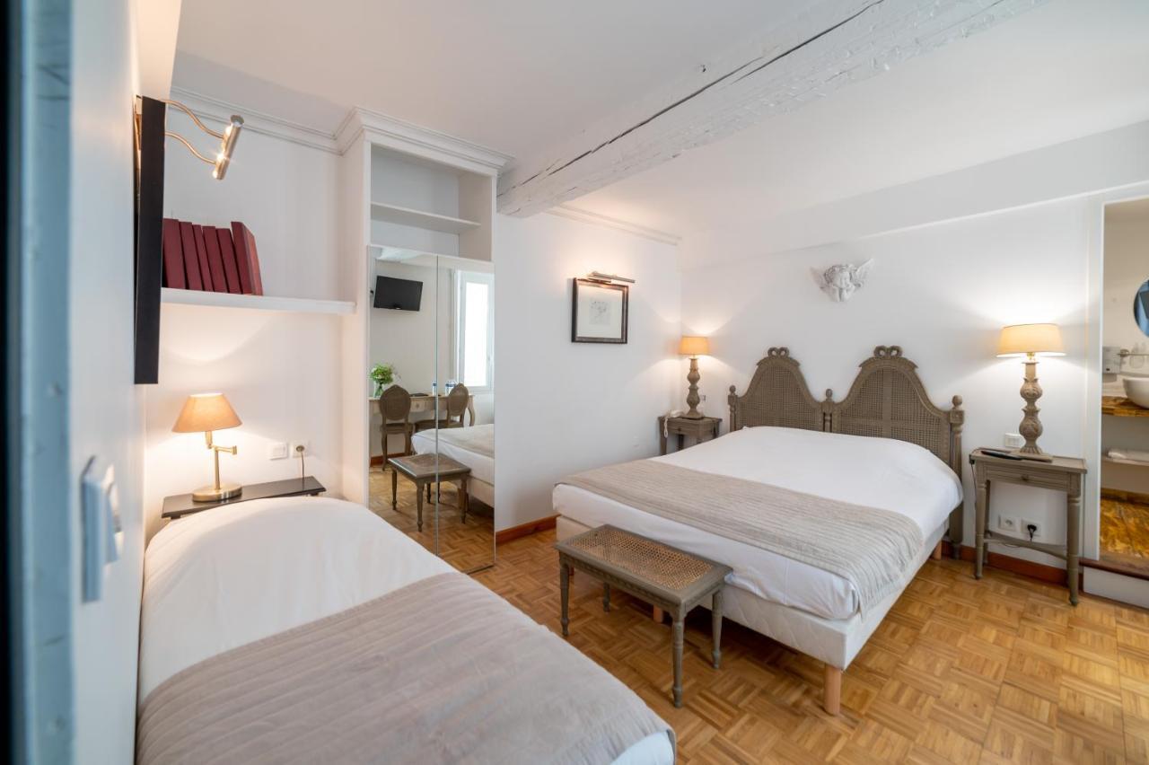Logis - De La Mairie Hotel 3*