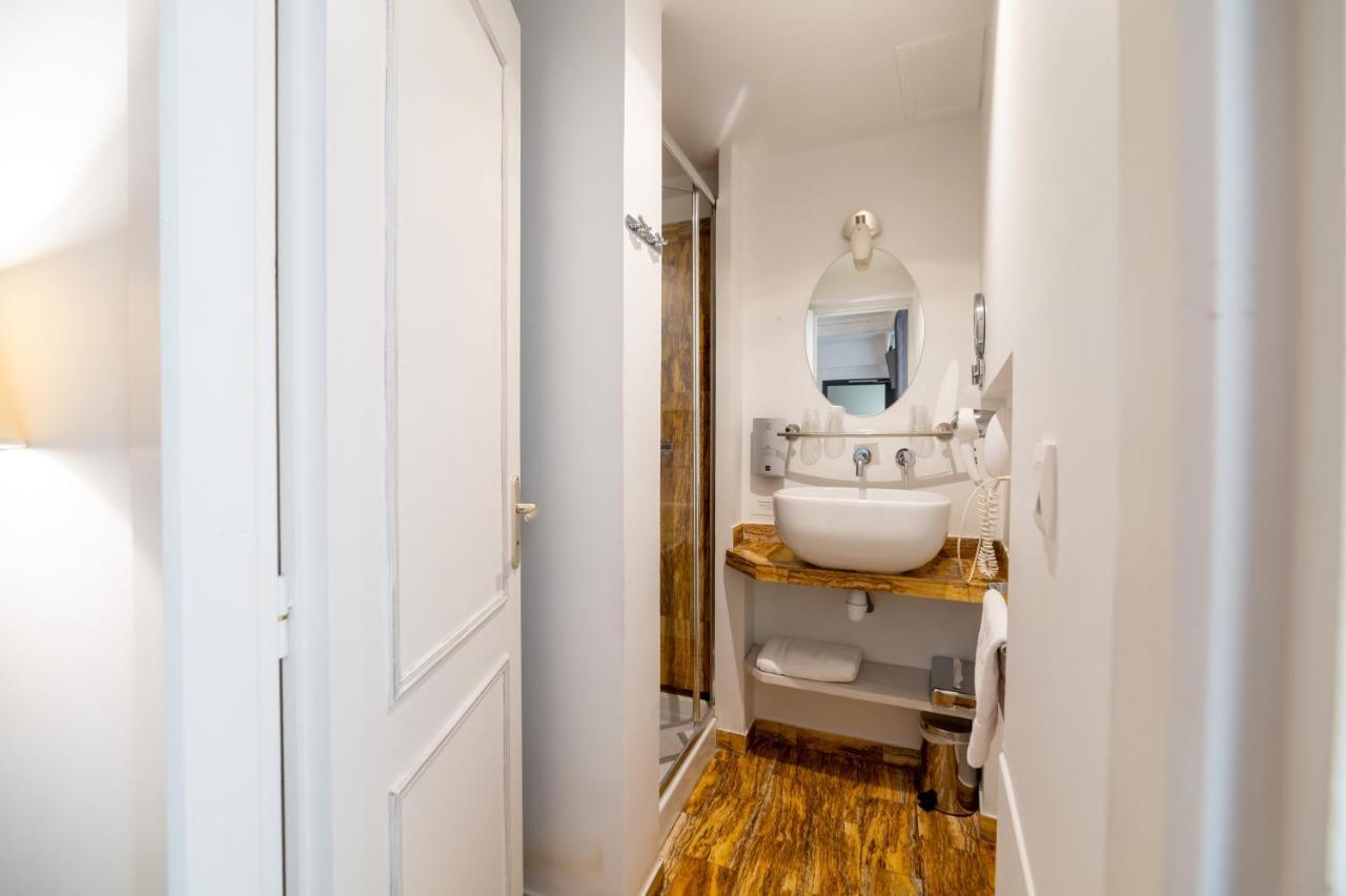 Hotel Logis - De La Mairie 3*