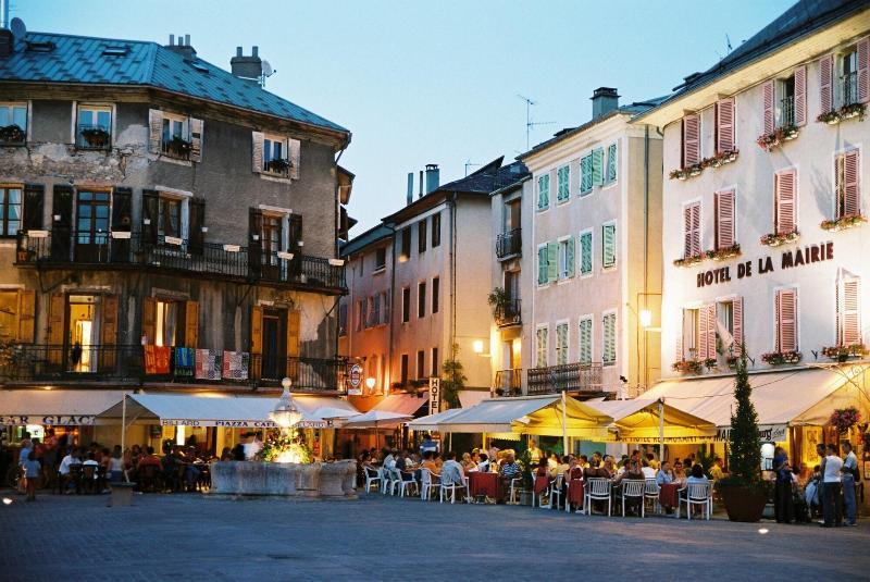 Hotel Logis - De La Mairie 3*
