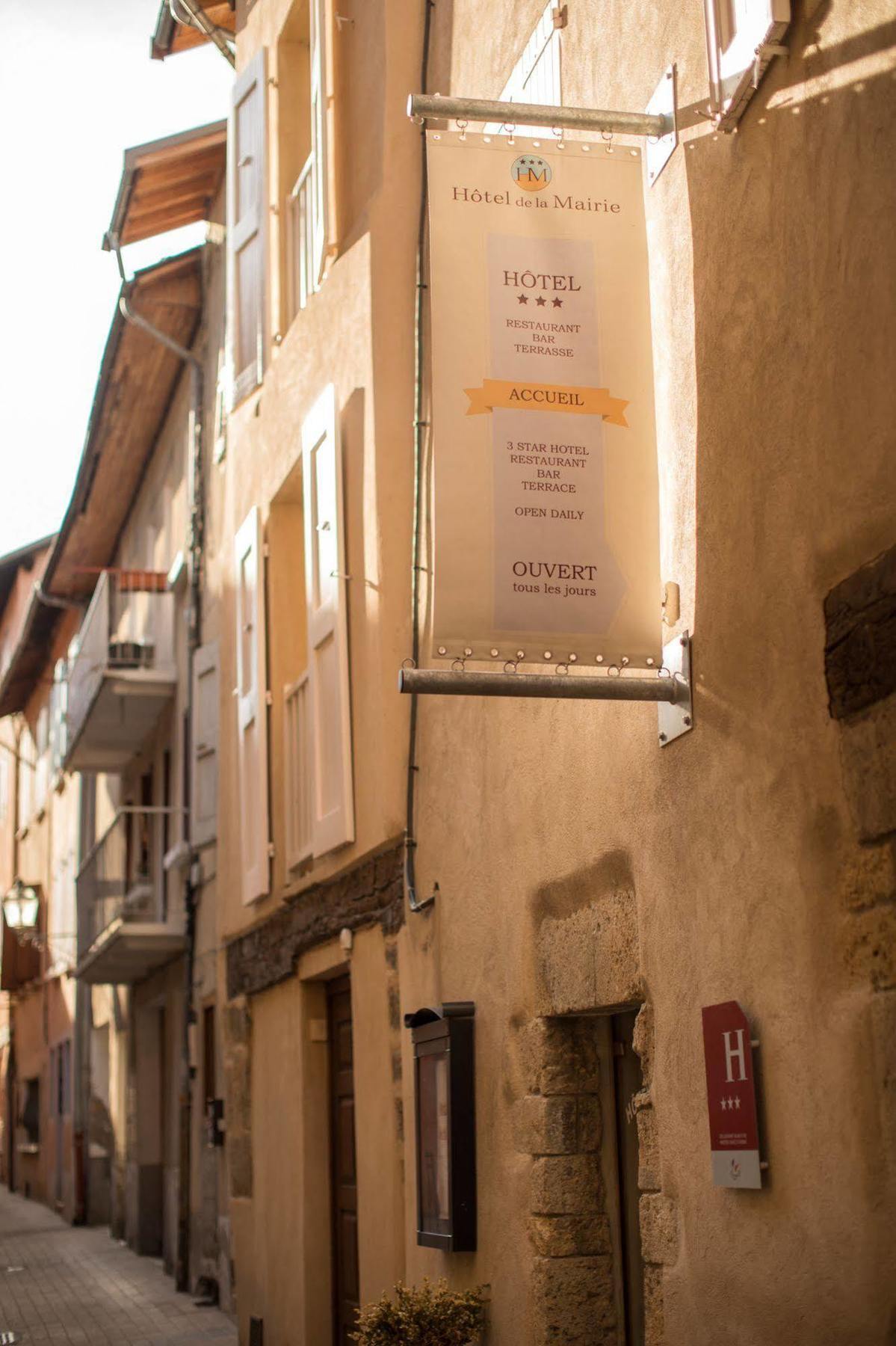 Logis - De La Mairie Hotel