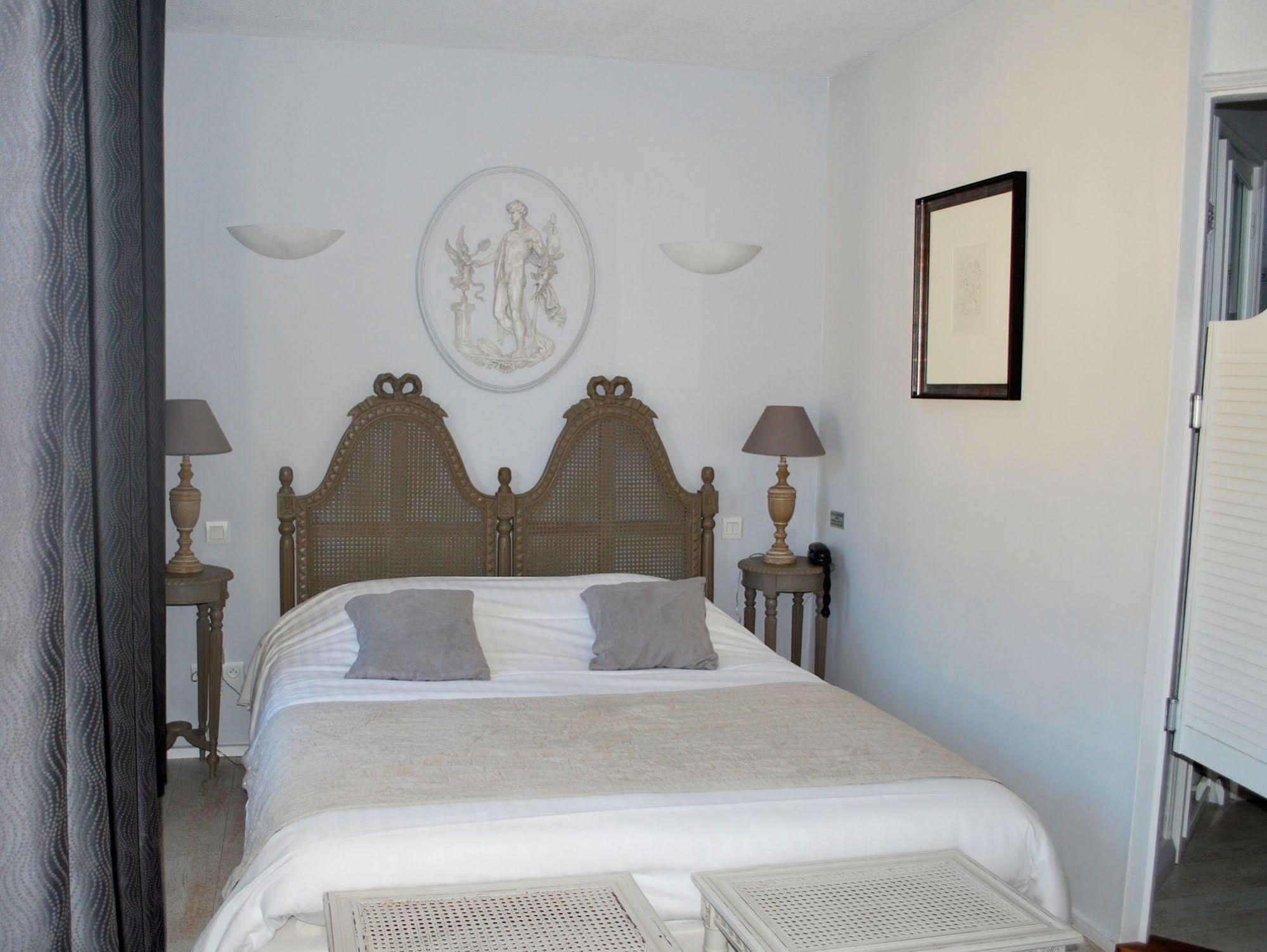 Hotel Logis - De La Mairie 3*
